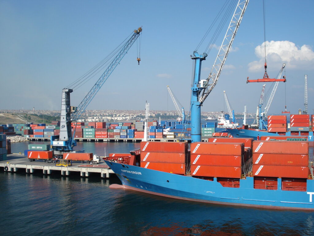 Ambarlı limanı konteyner taşımacılığı yapan firmalar.

Ambarlı Limanı, en büyük konteyner limanlarından biridir ve birçok lojistik firma tarafından kullanılır. Ambarlı nakliyat hizmeti sunan firmalar, konteyner taşıma hizmeti de sunar ve bu hizmet için fiyatlar makul seviyededir. Ambarlı Limanı, Antalya'da yer alır ve Türkiye'nin en büyük yük limanlarından biridir. Konteyner nakliye fiyatları, lojistik firmaların kalitesine ve hizmet verdikleri yere göre değişebilir. Ambarlı Limanı, Türkiye'nin en büyük limanlarından biridir ve konteyner taşıma için en uygun limanlardan biridir.